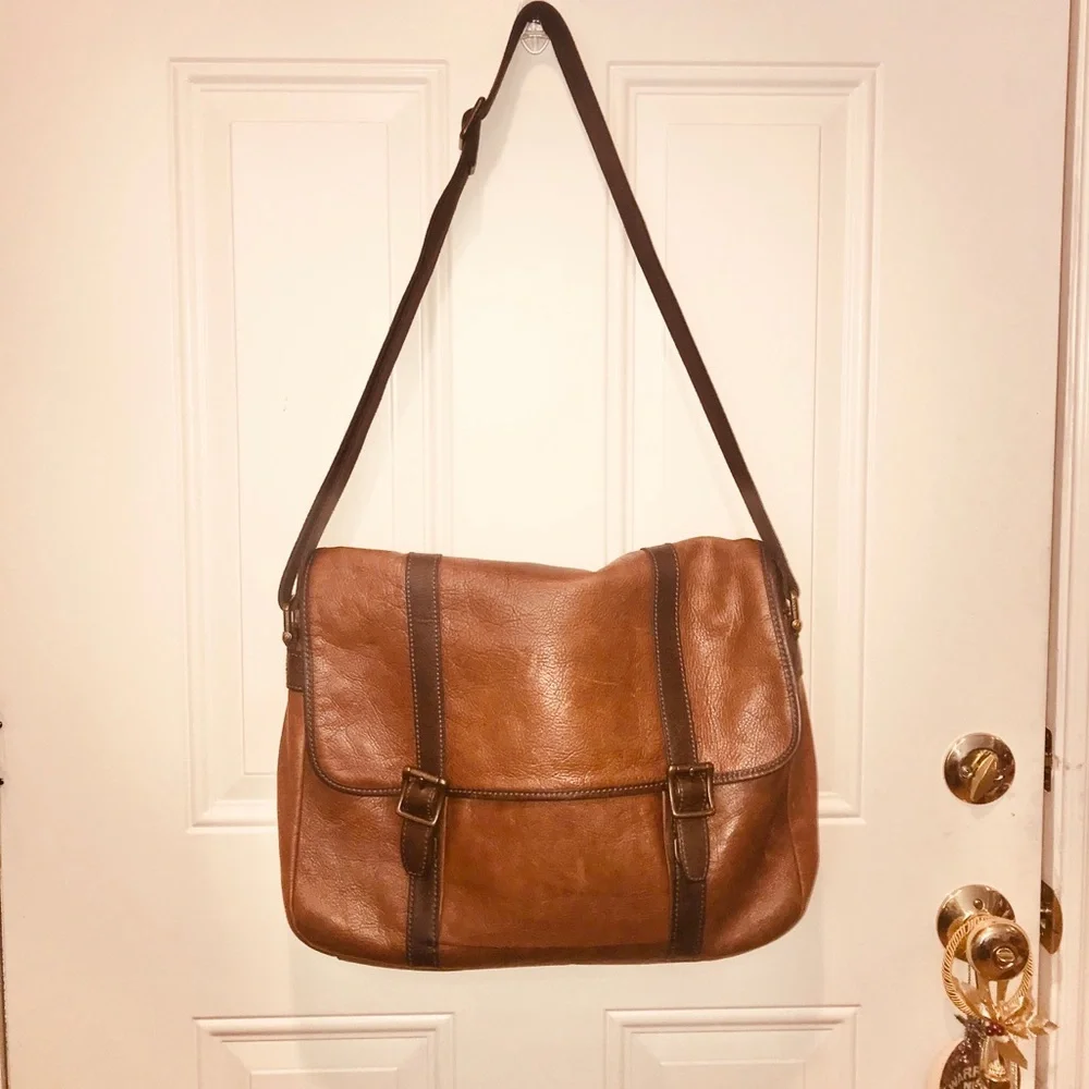 Fossil Leather Messenger Bag - Picture 1 of 17